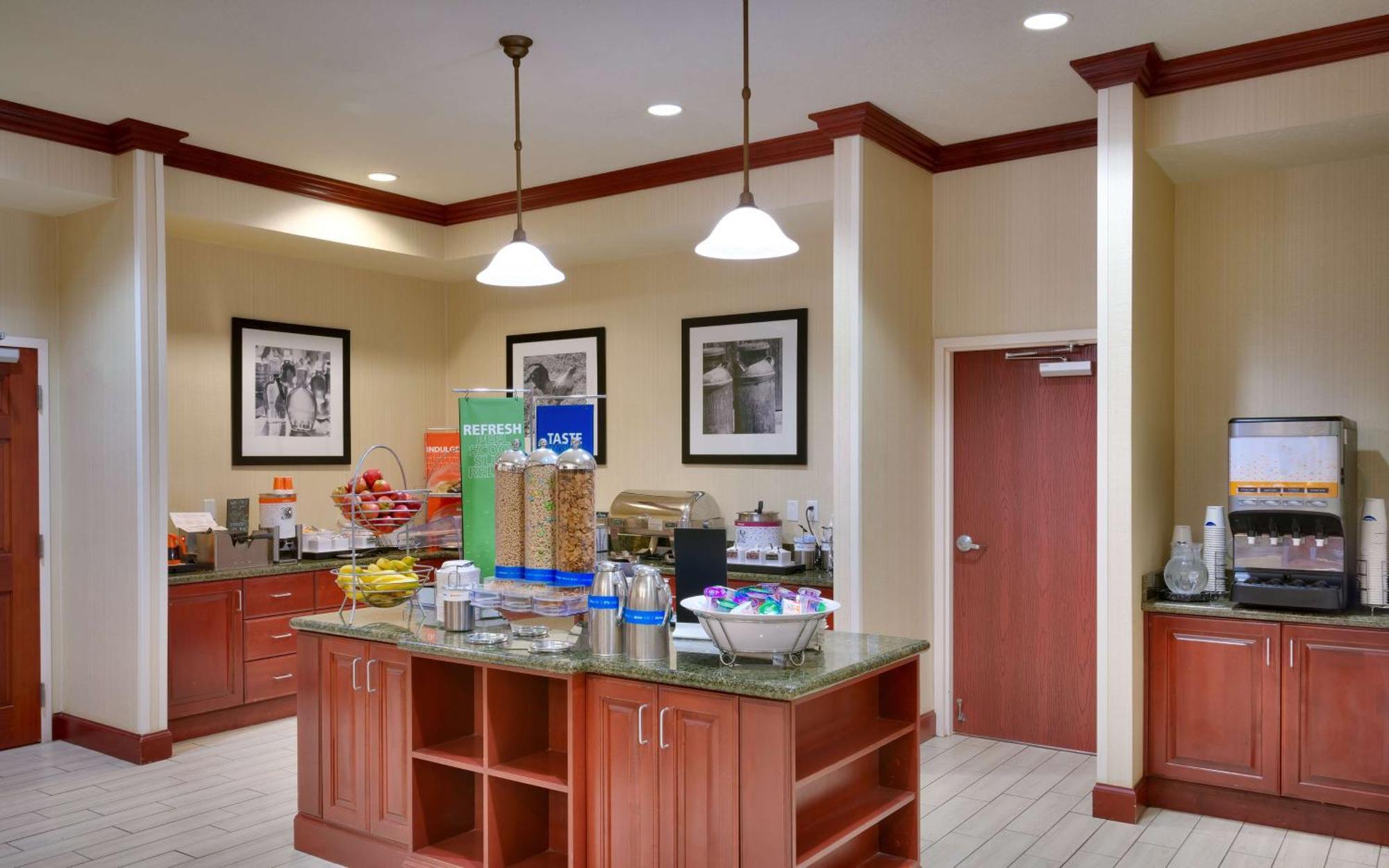 Hampton Inn Tremonton Exterior foto